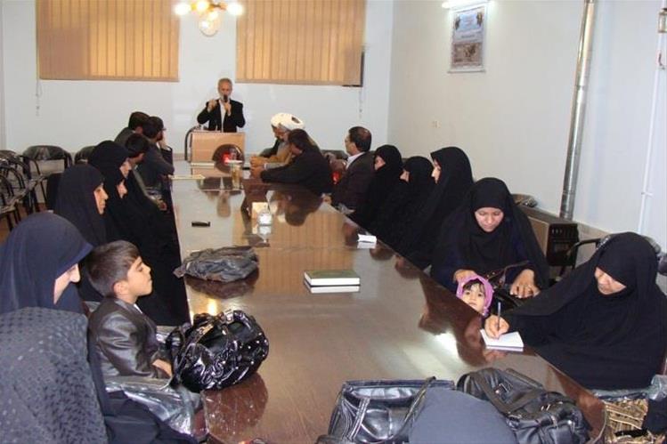 پنج جلسه کانون مداحان طی سال 92 در بروجن برگزار شد پنج جلسه کانون مداحان طی سال 92 در بروجن برگزار شد