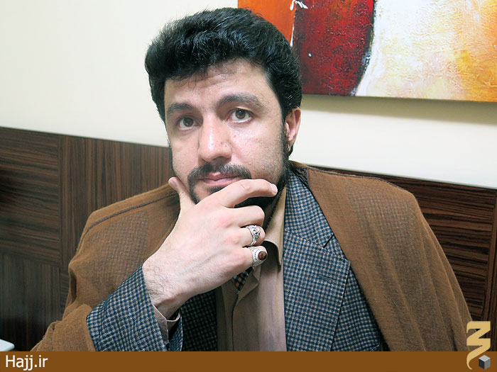 مداحي كه به سه زبان مدح اهل بيت مي‌خواند