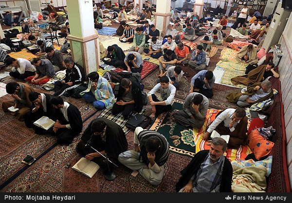 آیین معنوی اعتکاف در سراسر کشور در حال برگزاری است