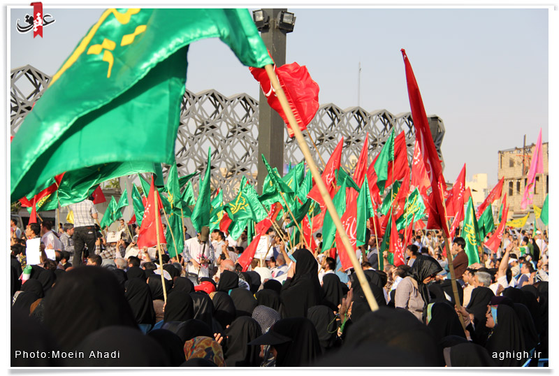 اجتماع بزرگ "لبیک" با حضور مدافعان حریم ولایت برگزار شد