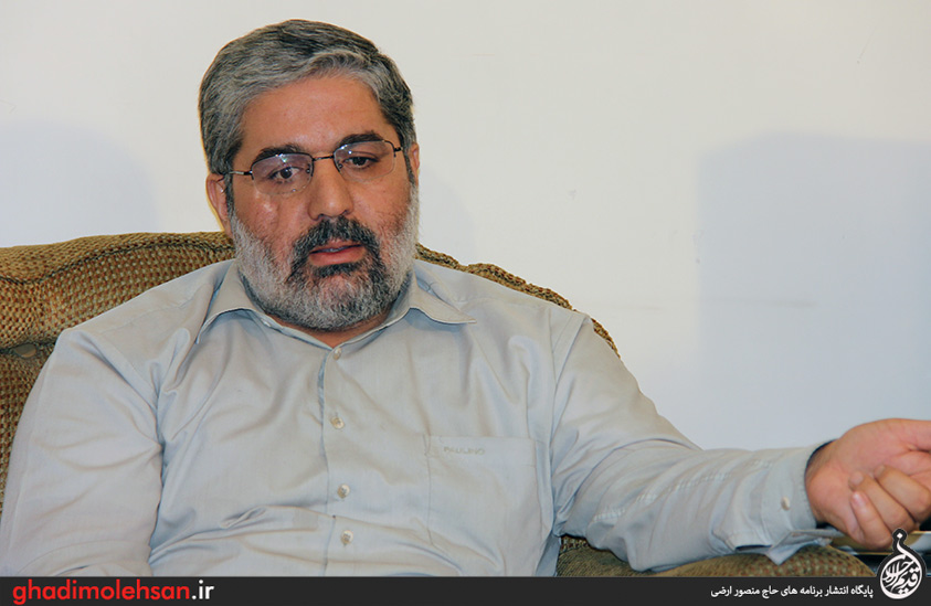 زبان شعر مناجاتی باید به زبان ادعیه نزدیک باشد