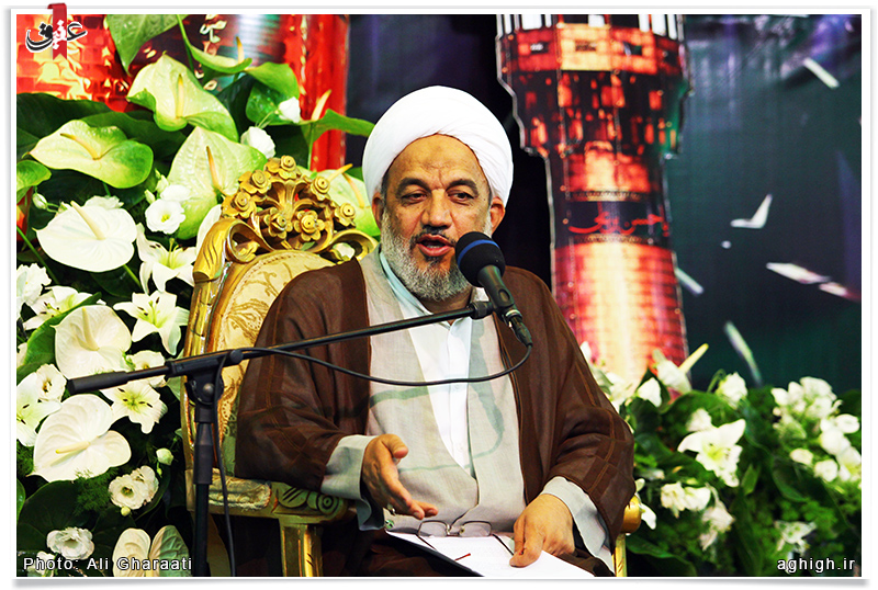 منبری ها قبل از محرم مطالعه و فکر کنند