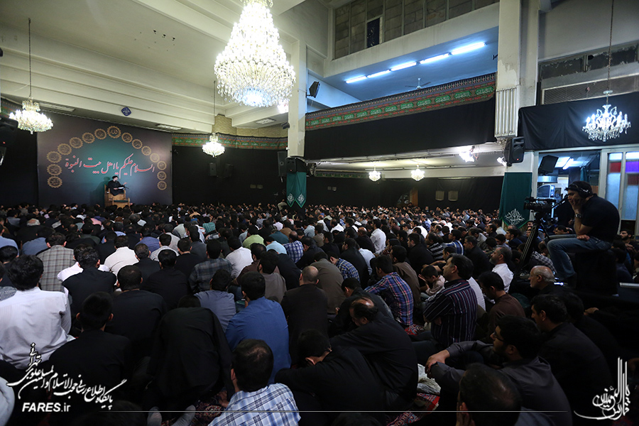 مراسم عزاداری شب شهادت امام محمد باقر(ع) در مسجد حضرت امیر(ع) برگزار شد مراسم عزاداری شب شهادت امام محمد باقر(ع) در مسجد حضرت امیر(ع) برگزار شد