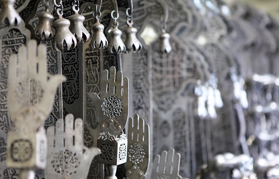 واقعه عاشورا اولین بار توسط چه کسانی تحریف شد؟