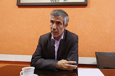 رباعیهایم را برای آسیبشناسی شعر عاشورایی سرودهام رباعیهایم را برای آسیبشناسی شعر عاشورایی سرودهام