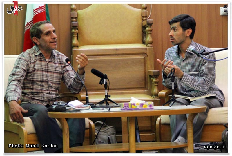 حلقه شعر آیینی فرات در حسینیه سادات برگزار شد حلقه شعر آیینی فرات در حسینیه سادات برگزار شد