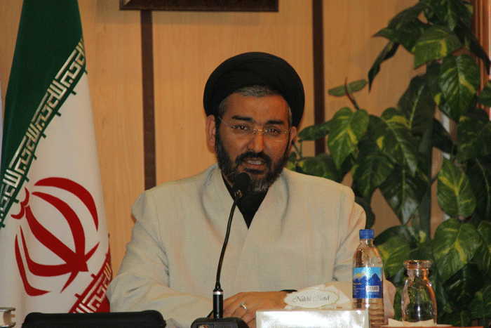 جهل‌زدایی؛ از مهم‌ترین وظایف منابر حسینی