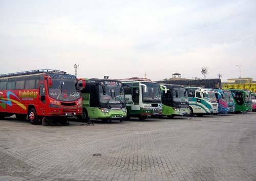 زائران پاکستانی در آستانه اربعین حسینی راهی کربلا شدند