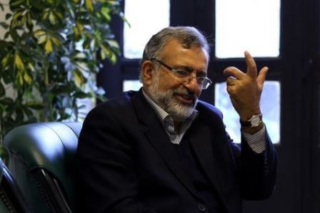 بی توجهی مداح به سیاست نوعی انزواجویی است