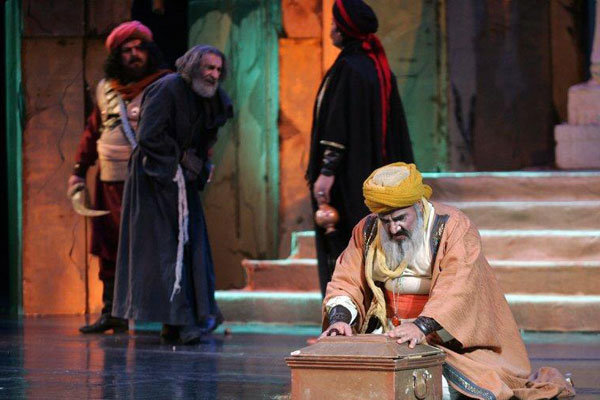 میزبانی برج میلاد از «خورشید کاروان» میزبانی برج میلاد از «خورشید کاروان»