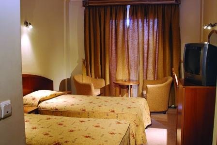 خیل عظیم زائران کربلا و هتل‌هایی که در "خسروی" خاک می‌خورند