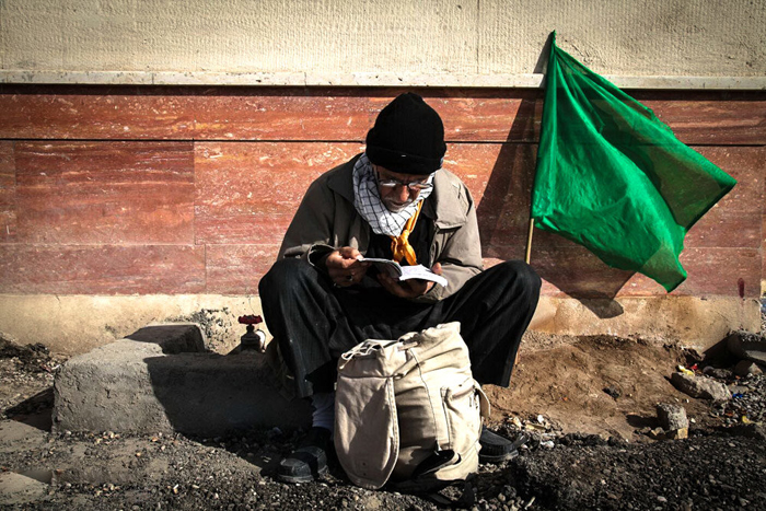 ۱۰۰ هزار جلد کتابچه «آداب زیارت» در بین زائران اربعین توزیع شد