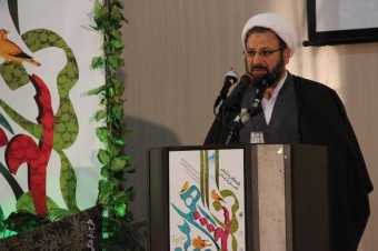 شعر آئینی در انتقال پیام از سایر اشعار موثر تر است