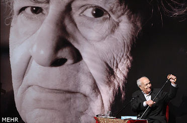 شب شاعر به «مشفق کاشانی» رسید شب شاعر به «مشفق کاشانی» رسید