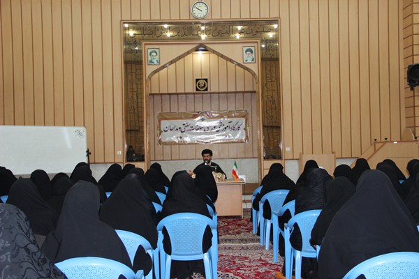لزوم تبیین دین از سوی بانوان مداح در مجالس
