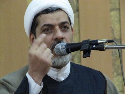 خادم اهل بیت(ع) از حرف لغو و گناه پرهیز میکند خادم اهل بیت(ع) از حرف لغو و گناه پرهیز میکند