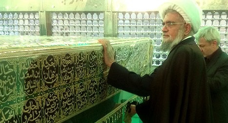 تصاویر غبارروبي مضجع شريف حرم حسيني تصاویر غبارروبي مضجع شريف حرم حسيني