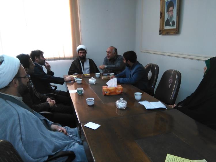 نشست اعضای کانون مداحان و شعرای آئینی رباط کریم تشکیل شد