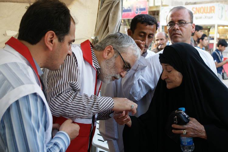 ارائه خدمات شبانهروزی و رایگان به زائران ایرانی در کاظمین ارائه خدمات شبانهروزی و رایگان به زائران ایرانی در کاظمین