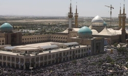 55 مداح کنگانی در سالروز رحلت امام خمینی (ره) مرثیه‌سرایی می‌کنند