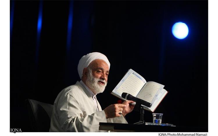 اقامه نماز با مسنترها و تبلیغ دین برعهده جوانان اقامه نماز با مسنترها و تبلیغ دین برعهده جوانان