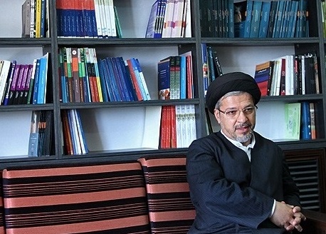 آیا ورود دین به فضای مجازی کار درستی است