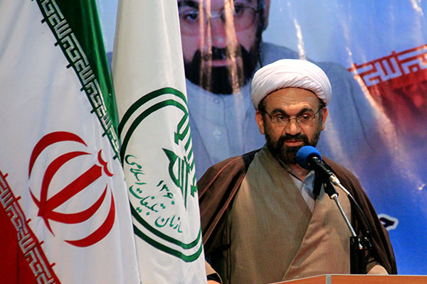 مداحان به ترویج اسلام ناب محمدی بپردازند