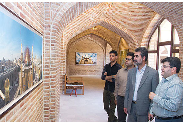 نمایشگاه عکس بارگاه حضرت علی(ع) در قزوین برپا شد