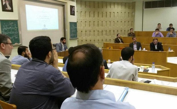 میثم مطیعی از رساله دکتری خود دفاع کرد