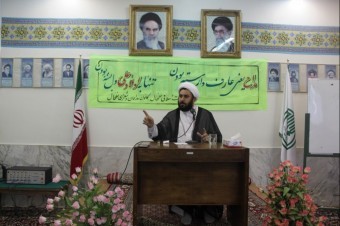 مداحی باید بر اساس سنت صحیح دینی و عاری از آسیب ها اجرا شود