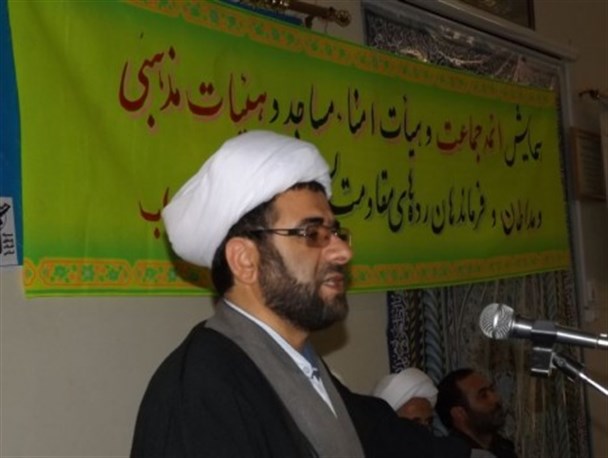 پرداخت مبالغ میلیونی به مداحان حرام است پرداخت مبالغ میلیونی به مداحان حرام است