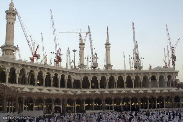 فعالیت گروه عمرانی «بن لادن» در عربستان تعلیق شد فعالیت گروه عمرانی «بن لادن» در عربستان تعلیق شد