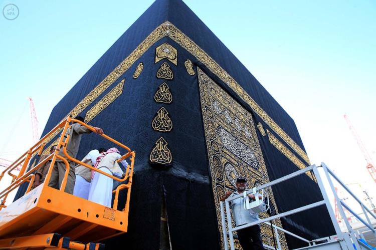 پرده خانه خدا تعویض شد