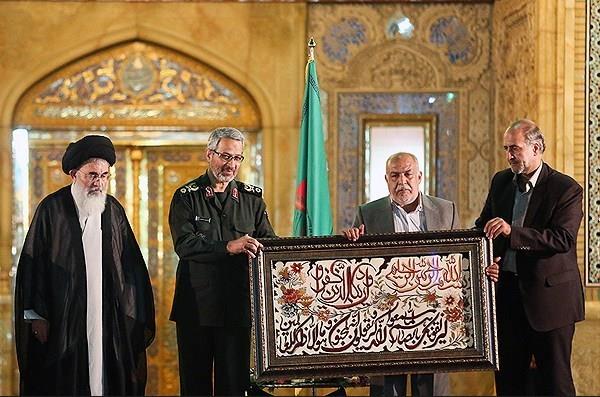 معرفی پیرغلام پیرغلامان سیزدهمین اجلاس/ ۲ خانواده شهید تجلیل شدند