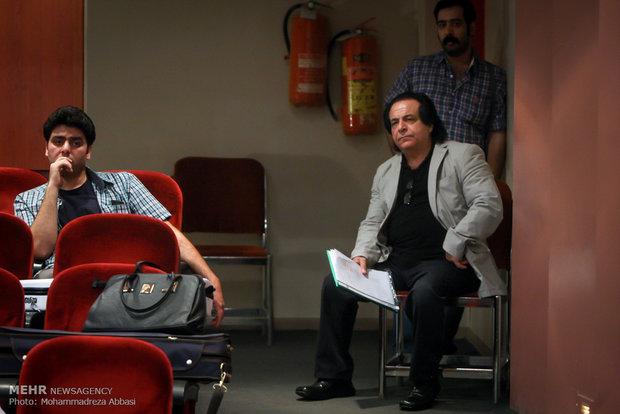 همواره علاقه مند به اجرای آثار موسیقایی ملی و آیینی بوده‌ام