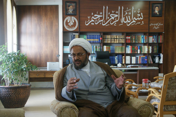 امام سجاد(ع) فرهنگ عاشورا را منتقل کرد