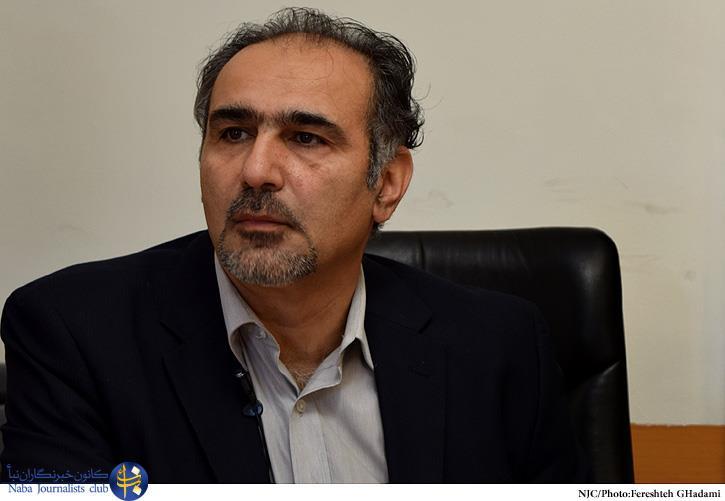 مرحوم آهی می گفت: عاشورا همیشه زنده است آنچه غریب است غدیر است مرحوم آهی می گفت: عاشورا همیشه زنده است آنچه غریب است غدیر است