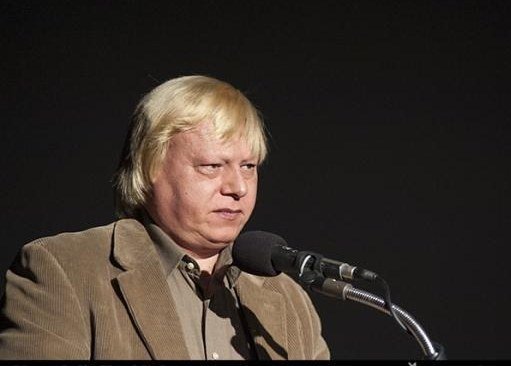 سبک شعر احمد عزیزی منحصر به فرد است