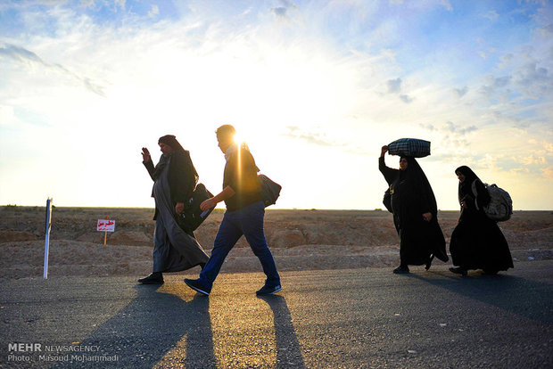 زائران در مرز چذابه به صورت رایگان تا اهواز منتقل می شوند