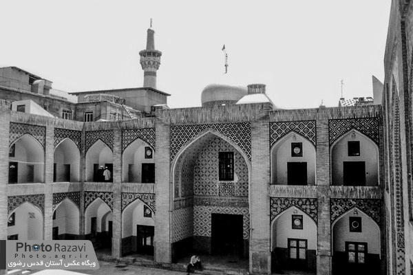 مدرسه دو در