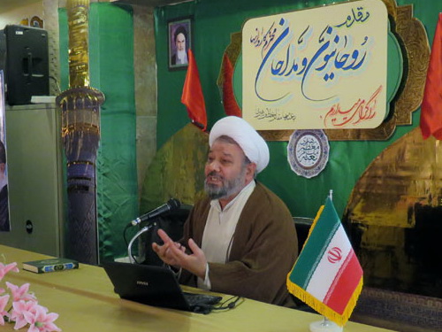 تاکید بر همدلی و همکاری روحانیان و مداحان کاروان در سفر عتبات