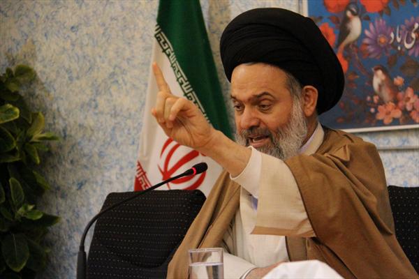 کار شاعران و مداحان شغل نیست/ مداحان با امام حسین(ع) قرارداد ببندند کار شاعران و مداحان شغل نیست/ مداحان با امام حسین(ع) قرارداد ببندند