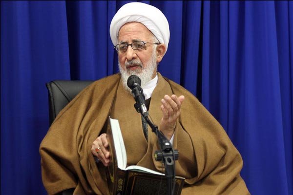 محبت و علاقه به دنیا مانع از رشد و تكامل انسان می شود