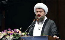 برخی منبری‌ها با مطالب دروغ مردم را فریب می‌دهند