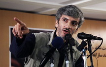 شعر انقلاب و شعر آئینی حلقه‌های یک زنجیره مشترک هستند