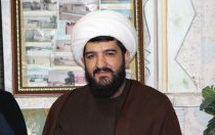 قانع نبودن در امور اقتصادی آفت مداحان و روحانیون است