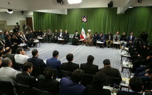 از مفاهیم بلند و درس‌آموز ادعیه و مناجات‌ها در اشعار استفاده کنید