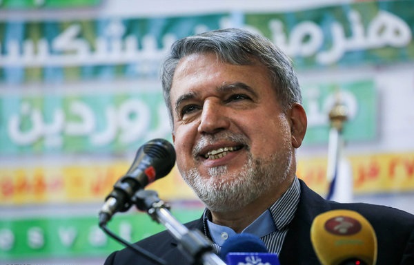 انقلاب اسلامی با قرآن زنده می ماند/ بدون قرآن به ضلالت می رویم