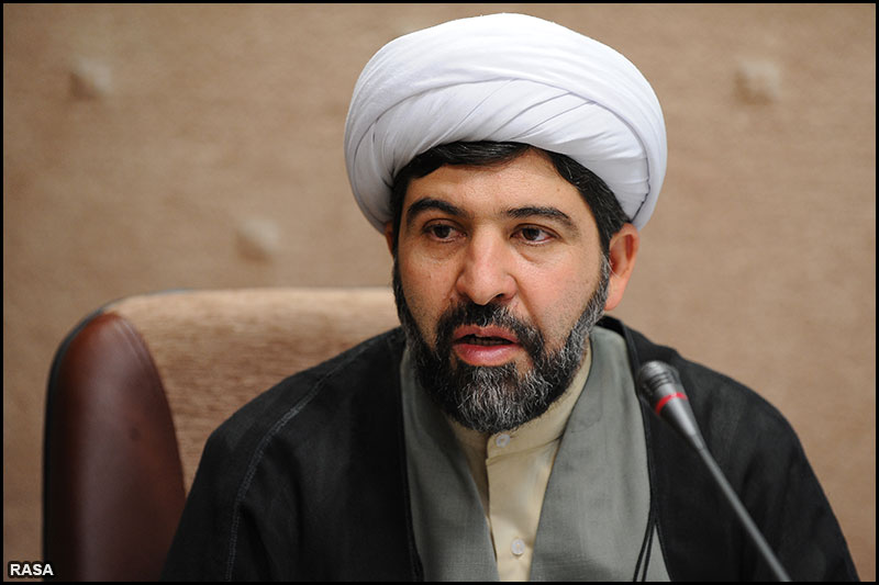 خطر نمایشی شدن آیین‌ها جدی است/ مداحی باید به سمت منبرهای منظوم برود