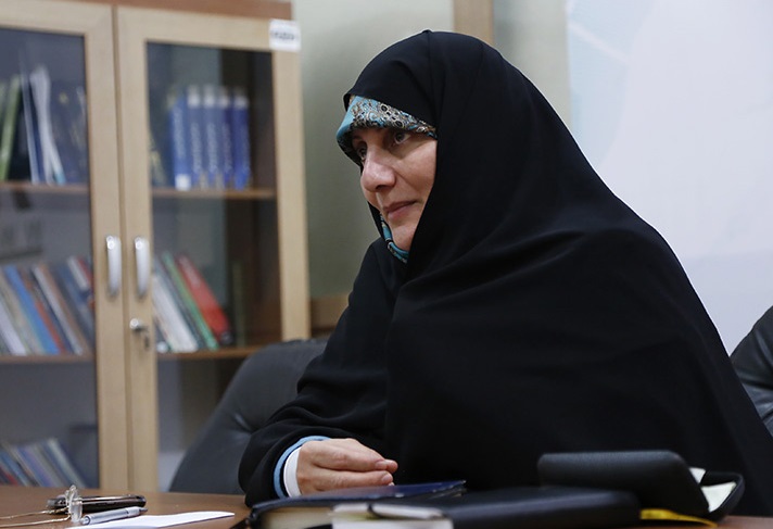 مداحان مراقب بیماری عُجب باشند/ نه حق را مخفی کنیم و نه غلو نماییم